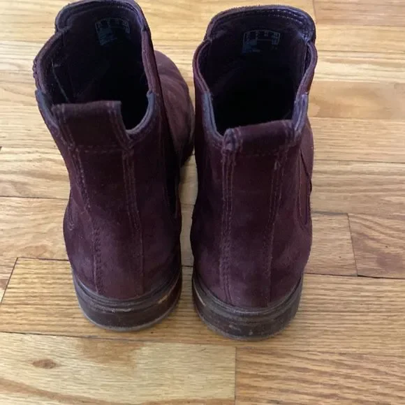 Clarks burgundy suede super comfortable pull on low boots size 9 - Picture 2 of 8